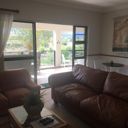 Oewerpalms View Hotell Oudtshoorn Exteriör bild