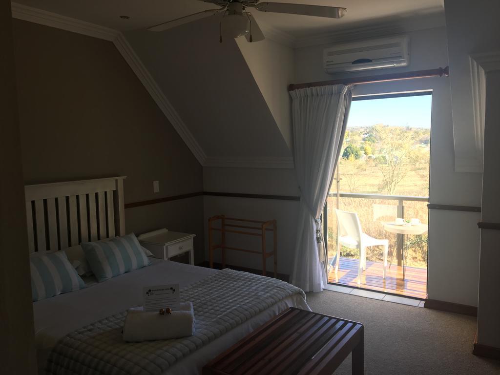 Oewerpalms View Hotell Oudtshoorn Exteriör bild