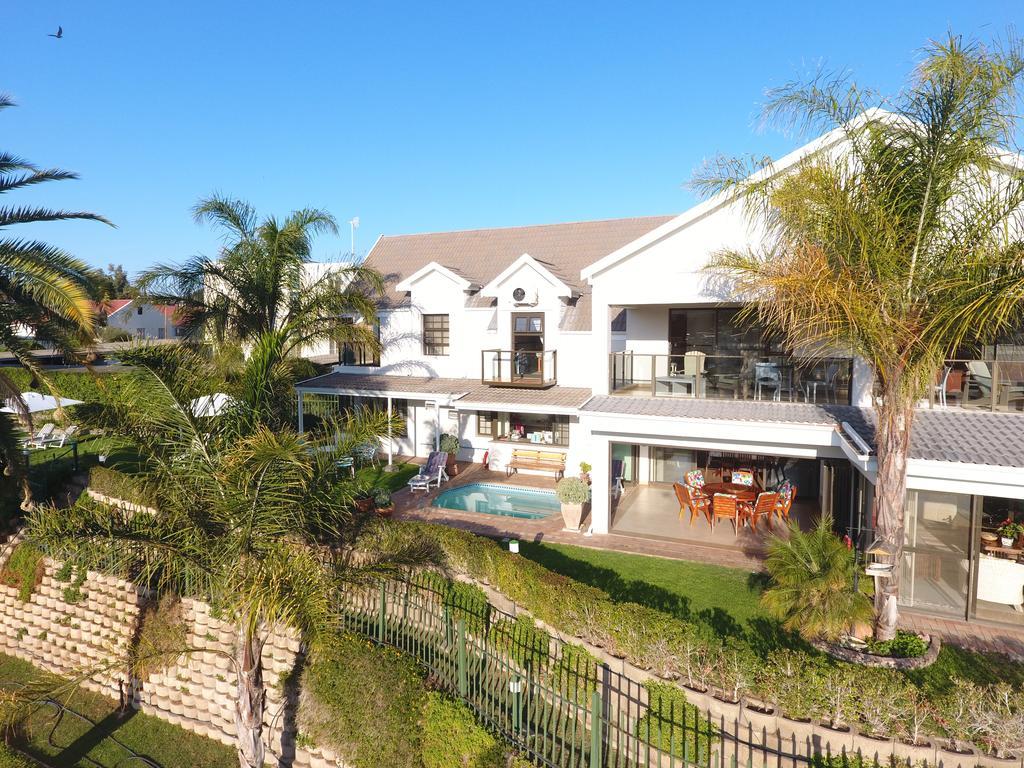 Oewerpalms View Hotell Oudtshoorn Exteriör bild