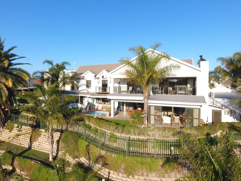 Oewerpalms View Hotell Oudtshoorn Exteriör bild